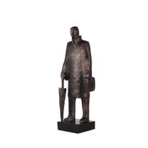 Escultura Decorativa Homem com Guarda Chuva em Resina Bronze 43cm SS0344 BTC