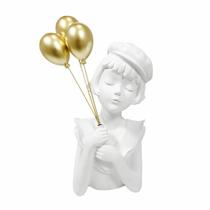 Escultura Decorativa Mulher Segurando Balões Fino Design - LUXdécor