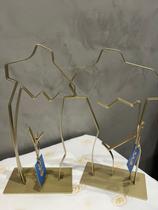 Escultura Em Metal Dourada 30cm x18 cm -Mart