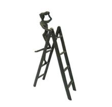 Escultura Enfeite Decorativo Observador na Escada Luxo Escultura Enfeite Decorativo Observador na Escada Luxo