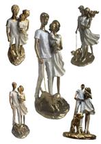 Escultura Estatua Família união Pai Mãe Filho cão passeio Escultura Estatua Família união Pai Mãe Filho cão passeio