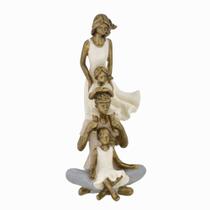 Escultura Estatueta Estátua Família Casal Duas Filhas Meninas Irmãs Decorativa Casa Sala Quarto Escritório Mesa Rack Estante Resina Enfeite Presente