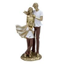Escultura Estatueta Estátua Família Casal Filho Menino Decorativa Resina Casa Sala Quarto Escritório Mesa Estante Rack Enfeite Presente Aparador Luxo Escultura Estatueta Estátua Família Casal Filho Menino Decorativa Resina Casa Sala Quarto Escritório Mesa Estante Rack Enfeite Presente Aparador Luxo