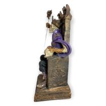 Escultura Exu Caveira no Trono Preto com roxo 35 cm em resina Escultura Exu Caveira no Trono Preto com roxo 35 cm em resina