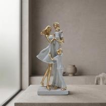 Escultura Família Casal Com 2 Filhos Meninos Granito Dourado Estátua Decorativa 26cm AVB DECOR Escultura Família Casal Com 2 Filhos Meninos Granito Dourado Estátua Decorativa 26cm AVB DECOR