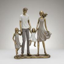 Escultura Familia Casal Com Duas Irmãs Em Resina