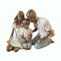 Escultura Família Casal Com Filho E Pet Escultura Família Casal Com Filho E Pet