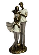 Escultura Familia Decorativa em Resina pai mãe e filho