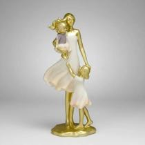 Escultura Família Mãe Com Duas Meninas Irmãs Em Resina