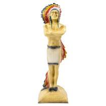 Escultura Índio Xamã Guardião Com Cocar 24 Cm Em Resina