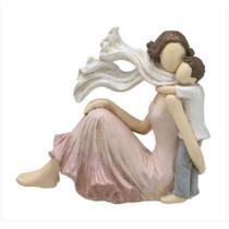 Escultura Mãe com Filho Sentada ao Vento