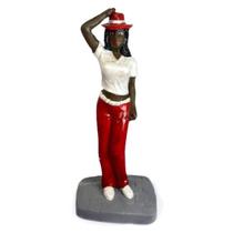 Escultura Maria Navalha Camisa Branca E Calça Vermelha 16 Cm