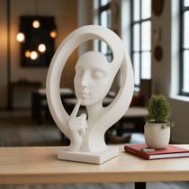 Escultura "O Silêncio do Pensador" - Figura Feminina pensativa em forma abstrata