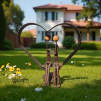 Escultura Romântica em Ferro Casal no Coração Arte Rústica Artesanal Escultura Romântica em Ferro Casal no Coração Arte Rústica Artesanal