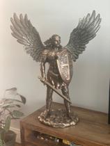 Escultura São Miguel Arcanjo