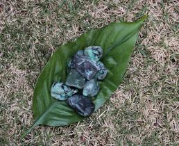 Esmeralda Rolada de 3 a 4 cm - Pedra de 2020 Esmeralda Rolada de 3 a 4 cm - Pedra de 2020