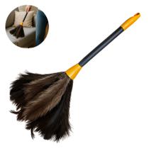 Espanador com penas 35cm indicado para limpeza em geral