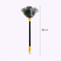 Espanador De Penas De Peru Tira Pó Shangrila Modelo Nomo Color N20 Com 36cm Penas Naturais E Cabo Plástico Resistente
