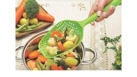 Espátula Colher Escorredor Multiuso Escumadeira Verde ( 5992 )