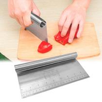 Espátula Inox Culinária com Régua 22cm - Cortador e Raspador Multifuncional para Massas, Legumes, Pizza, Pão e Chocolate