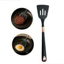 Espatula Vazada 33cm Cor Cinza Detalhes Em Rose Resistente Pratico Moderno Utensilio Para Cozinha Espatula Vazada 33cm Cor Cinza Detalhes Em Rose Resistente Pratico Moderno Utensilio Para Cozinha