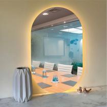 Espelho Brillare orgânico OVAL Grande com Led 80x50cm Lapidado à Pilha ou Fonte