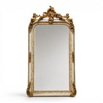 Espelho com Moldura Entalhada em Branco e Dourado A: 159cm L: 84cm C: 09cm Espelho com Moldura Entalhada em Branco e Dourado A: 159cm L: 84cm C: 09cm