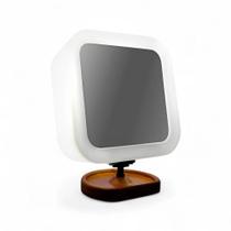 Espelho de Maquiagem Iluminado Articulado com Aumento e Base de Madeira Funcional Espelho de Maquiagem Iluminado Articulado com Aumento e Base de Madeira Funcional