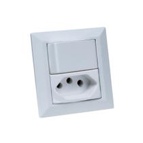 Espelho de Tomada Duplo Chanfrado 1 Tom 10A 1 Interruptor Espelho de Tomada Duplo Chanfrado 1 Tom 10A 1 Interruptor