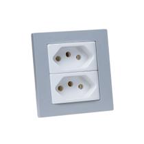 Espelho de Tomada Duplo Reto com 2 Tomadas 10A Cinza