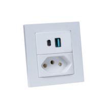 Espelho Duplo Reto com 1 Tomada 10A 2 Usb 9.0A Espelho Duplo Reto com 1 Tomada 10A 2 Usb 9.0A