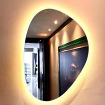 Espelho Orgânico 51cm LED Decorativo Para Banheiro/Quarto