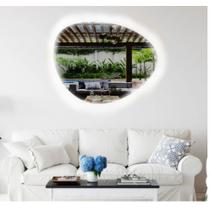 Espelho orgânico decorativo iluminado com led frio 64x54cm