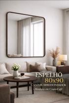 Espelho Retangular Canto Arredondado LYO 80x90 Moldura em Couro Café Espelho Retangular Canto Arredondado LYO 80x90 Moldura em Couro Café