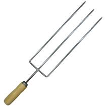 Espeto triplo tipo tridente 60 cm peça inteira 11 cm largura Espeto triplo tipo tridente 60 cm peça inteira 11 cm largura