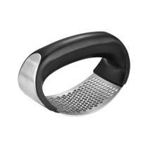 Espremedor Inox de Alho com Cabo Preto