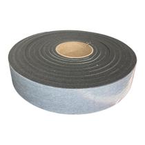 Espuma com adesivo reforçado p/vedar janelas e portas Espuma com adesivo reforçado p/vedar janelas e portas