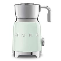 Espumador de leite Smeg Pastel Green com sistema de aquecimento por indução Espumador de leite Smeg Pastel Green com sistema de aquecimento por indução