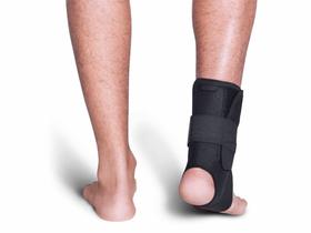 Estabilizador de tornozelo preto PP(20-22cm)