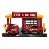 Estação de Bombeiro de Brinquedo Fire Station com 2 carrinhos de Brinquedo Estação com garagem - BS Toys