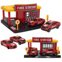 Estação de Bombeiro Fire Station Com 2 Carrinhos Brinquedo Infantil Menino Brincadeira Faz de Conta Presente