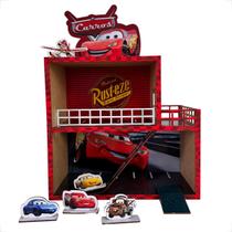 Estacionamento Garagem Carros Brinquedo Mdf Adesivado Com Totens Personagens Filme Relampago McQueen