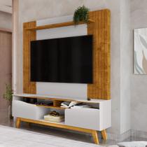 Estante Home Frisado para TV Até 75 Polegadas 2 Portas com Pés de Madeira Maciça Atalaia Bechara Estante Home Frisado para TV Até 75 Polegadas 2 Portas com Pés de Madeira Maciça Atalaia Bechara