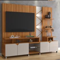 Estante Home para TV até 55 Polegadas 4 Portas Prateleiras Luz Led e Rodízio Cross Jequitibá/Off White - Lukaliam Estante Home para TV até 55 Polegadas 4 Portas Prateleiras Luz Led e Rodízio Cross Jequitibá/Off White - Lukaliam