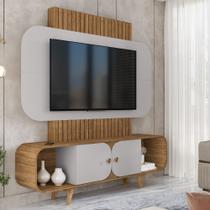 Estante Home Ripado para TV Até 75 Polegadas 2 Portas com Pés de Madeira Maciça Embaú Bechara Estante Home Ripado para TV Até 75 Polegadas 2 Portas com Pés de Madeira Maciça Embaú Bechara