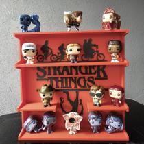 Estante STRANGER - para os Bonecos KinderJoy Geek FanArt Colections Expositor Prateleira
