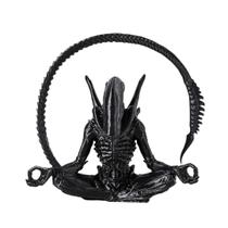 Estatua Alien Yoga Xenomorph Decoração Colecionável e Modelo de Brinquedo