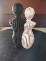 Estatua Casal Apaixonado Decoração Enfeite Sala Escritório 2 Preto E Branco