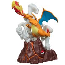 Estátua de colecionador Pokémon Charizard com iluminação de 33 cm