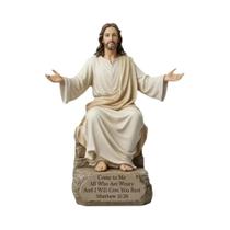 Estátua De Resina Cristã Jesus Com Braços Abertos Em Posição De Bênção Com Base De Versículo Estátua De Resina Cristã Jesus Com Braços Abertos Em Posição De Bênção Com Base De Versículo